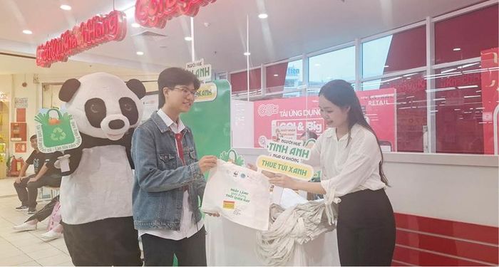 Mô hình cho thuê túi tái chế tại các siêu thị góp phần giảm nhựa trong cộng đồng