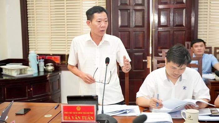 TUV, Phó Chủ tịch UBND thành phố Hà Văn Tuấn phát biểu tại cuộc họp