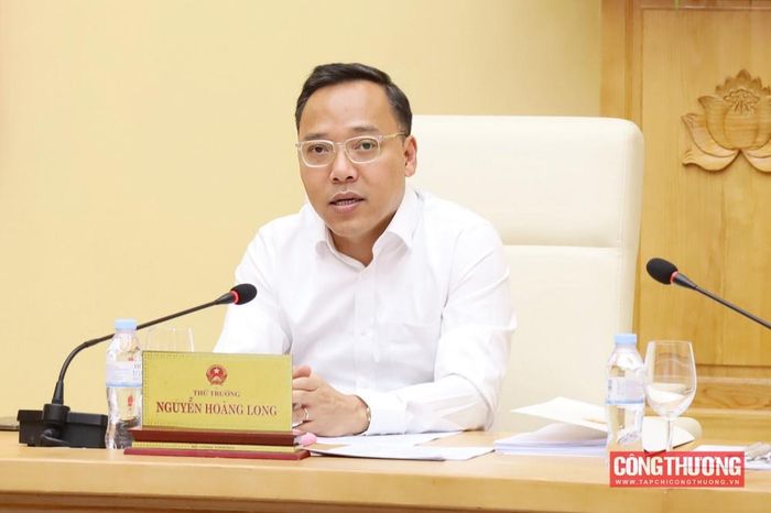 Thứ trưởng Nguyễn Hoàng Long chủ trì cuộc họp