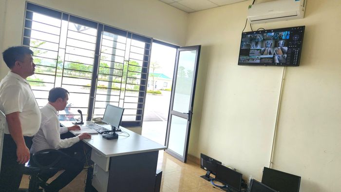 Ông Mai Xuân Độ, Trưởng bến xe Nam Vinh, cho biết: Khi đi vào hoạt động bến sẽ phục vụ tiếp nhận, trung chuyển hành khách từ Vinh đi các xã, phường và nhiều tỉnh thành trong nước. Trong đó, tập trung chính sẽ là các tuyến đi các tỉnh phía Nam. Đơn vị đang kết nối với các hãng, doanh nghiệp vận tải để mở mới các tuyến vận tải khách. Nhiều chính sách khuyến mãi, thu hút khách hàng cũng đã được công ty đưa ra trong đợt này.