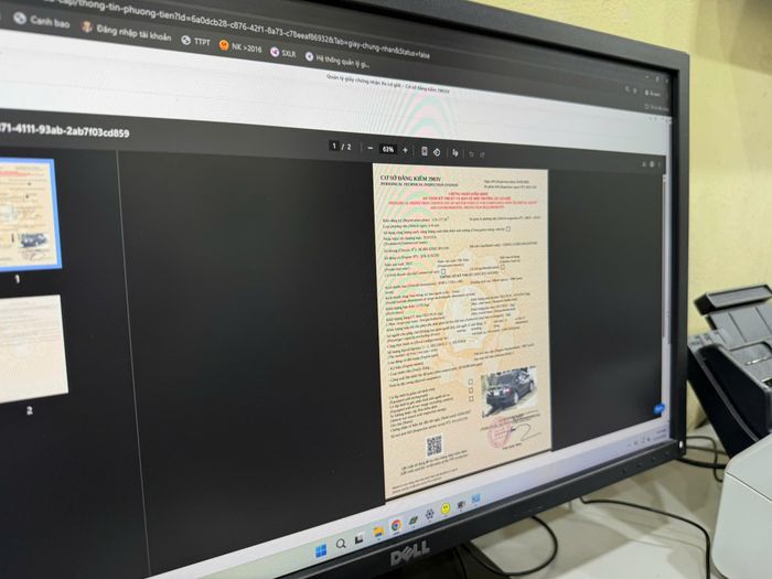 Sau 3 tháng triển khai, hiện nay, việc cấp giấy chứng nhận đăng kiểm điện tử tại các cơ sở đăng kiểm diễn ra thuận lợi (ảnh minh họa).