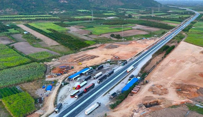Trạm dừng nghỉ cao tốc Nha Trang - Câm Lâm.