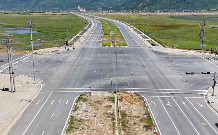 Hạ tầng tại KKT Vũng Áng đang được hoàn thiện, để đón làn sóng đầu tư.