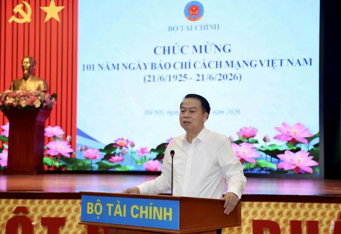 Thứ trưởng Bộ Tài chính Nguyễn Đức Chi phát biểu tại cuộc họp. Ảnh: Đức Minh
