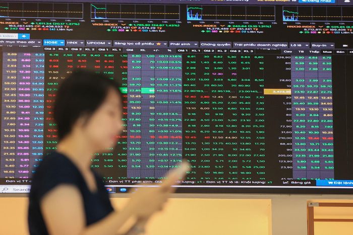 Các công ty chứng khoán cho rằng phiên giảm điểm này chưa làm thay đổi trạng thái phục hồi kỹ thuật hiện nay của VN-Index. Ảnh: Đức Thanh