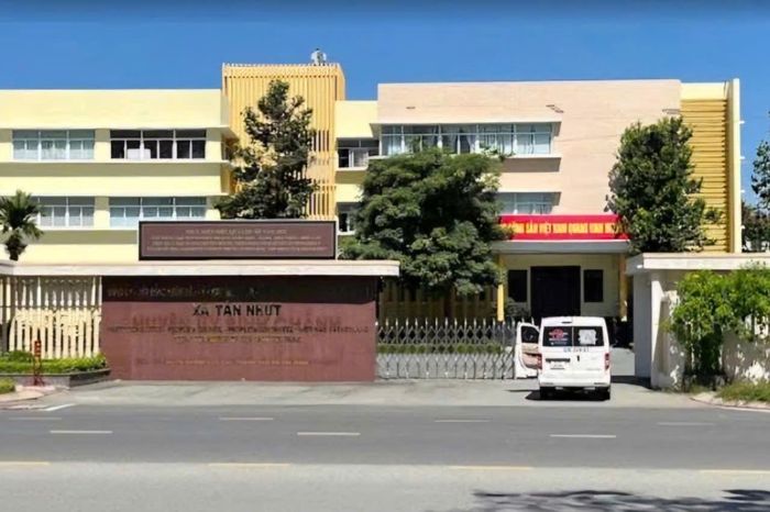 TP. Hồ Chí Minh sẽ lấy ý kiến Nhân dân tại 29 xã để thành lập phường trên cơ sở thành lập nguyên trạng từ các xã. Trong ảnh, trụ sở UBND xã Tân Nhựt (trước đây là trụ sở UBND huyện Bình Chánh)