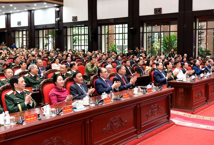 Tổng Bí thư, Chủ tịch nước Tô Lâm; nguyên Tổng Bí thư Nông Đức Mạnh; nguyên Chủ tịch nước Lương Cường; Chủ tịch Quốc hội Trần Thanh Mẫn; Thường trực Ban Bí thư Trần Cẩm Tú và các đại biểu dự Đại hội