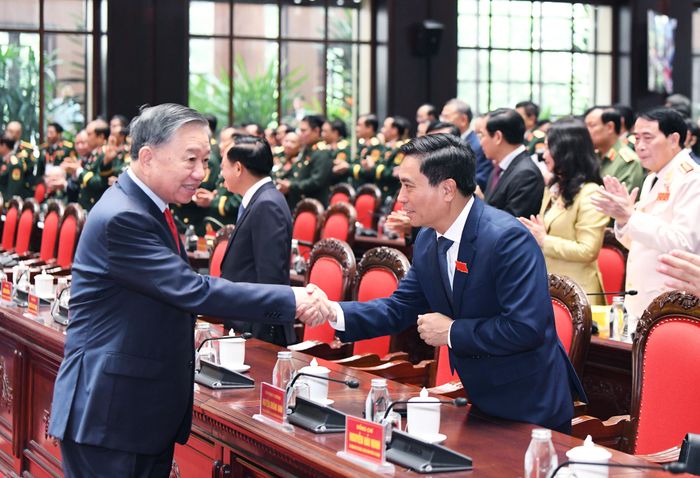 Tổng Bí thư, Chủ tịch nước Tô Lâm với các đại biểu dự Đại hội đại biểu toàn quốc Hội Cựu chiến binh lần thứ VIII