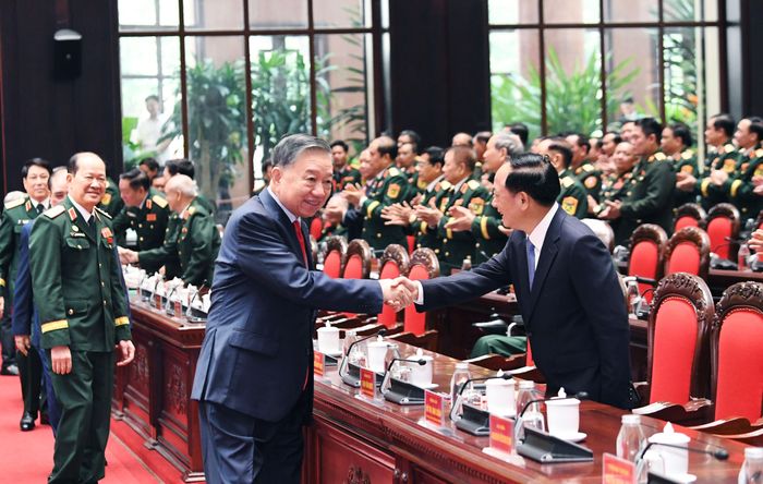 Tổng Bí thư, Chủ tịch nước Tô Lâm với các đại biểu dự Đại hội đại biểu toàn quốc Hội Cựu chiến binh lần thứ VIII
