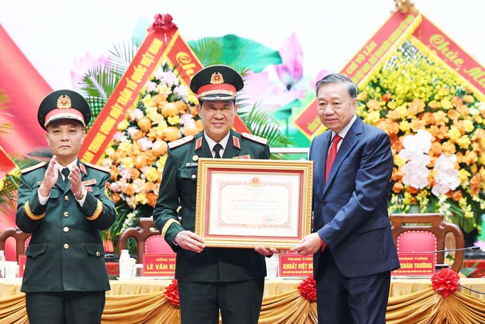 Tổng Bí thư, Chủ tịch nước Tô Lâm trao Huân chương Hồ Chí Minh cho Hội cựu chiến binh Việt Nam