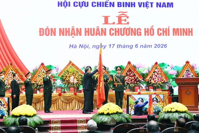 Tổng Bí thư, Chủ tịch nước Tô Lâm trao Huân chương Hồ Chí Minh cho Hội cựu chiến binh Việt Nam