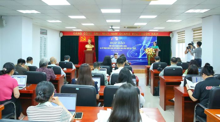 Quang cảnh họp báo
