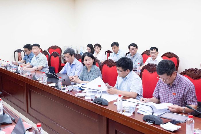 Các đại biểu tham dự cuộc làm việc