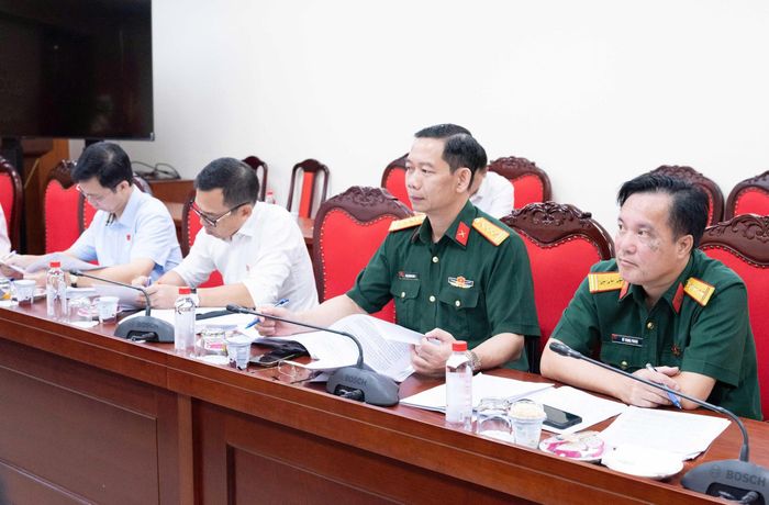 Các đại biểu tham dự cuộc làm việc