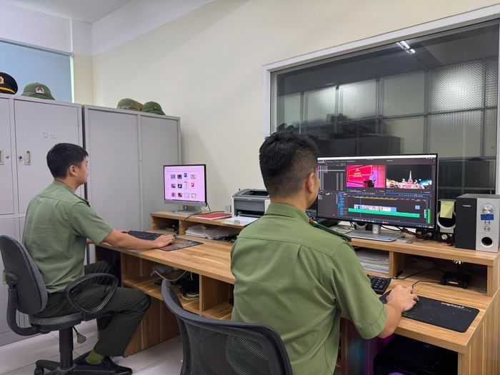 Đội ngũ làm công tác tuyên truyền không ngừng nâng cao trình độ chuyên môn nghiệp vụ và tăng cường ứng dụng công nghệ trong sản xuất các sản phẩm truyền thông.