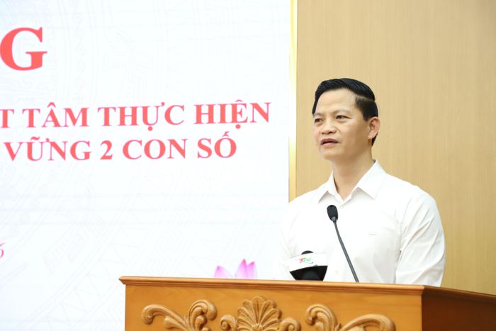 Phó Bí thư Tỉnh ủy, Chủ tịch UBND tỉnh, Chủ tịch Hội đồng Thi đua - Khen thưởng tỉnh Vương Quốc Tuấn phát động Phong trào thi đua. Ảnh: Đồng Văn Thưởng