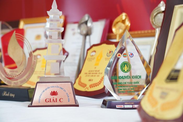 Nhìn lại hành trình 101 năm của Báo chí Cách mạng Việt Nam và 80 năm phát triển của báo chí Công an nhân dân, các thế hệ người làm báo đã không ngừng cống hiến, góp phần lan tỏa những giá trị tốt đẹp, bảo vệ nền tảng tư tưởng của Đảng và đồng hành cùng lực lượng Công an trong sự nghiệp bảo vệ an ninh Tổ quốc, giữ gìn cuộc sống bình yên cho Nhân dân.