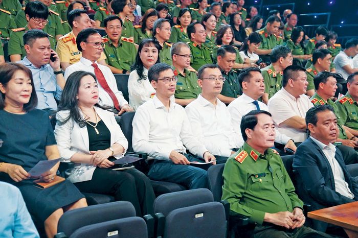 Các đại biểu tham dự sự kiện.