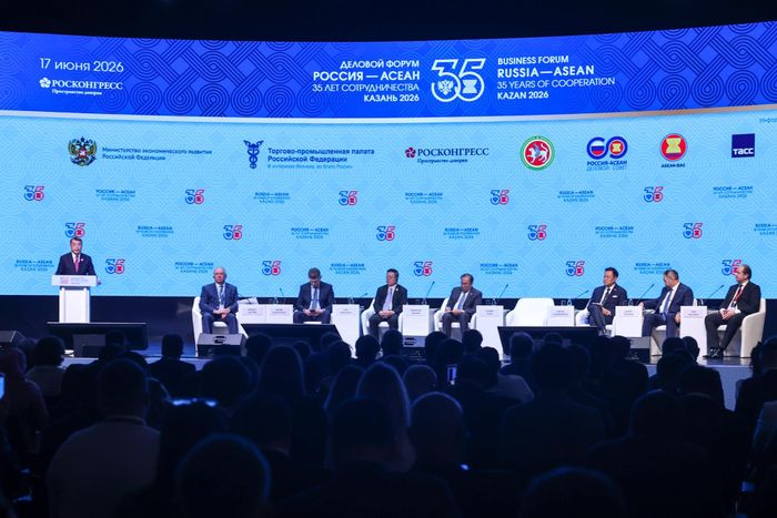 Thủ tướng đề nghị ASEAN và Nga thúc đẩy các chương trình hợp tác đổi mới, hỗ trợ doanh nghiệp công nghệ và doanh nghiệp trẻ, hình thành hệ sinh thái đổi mới sáng tạo năng động - Ảnh: VGP