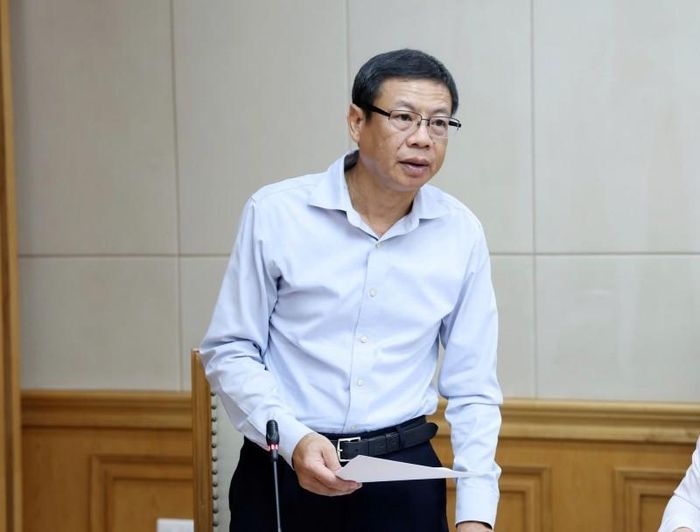 Thứ trưởng Bộ Khoa học và Công nghệ Lê Xuân Định báo cáo tại cuộc họp. Ảnh: VGP.