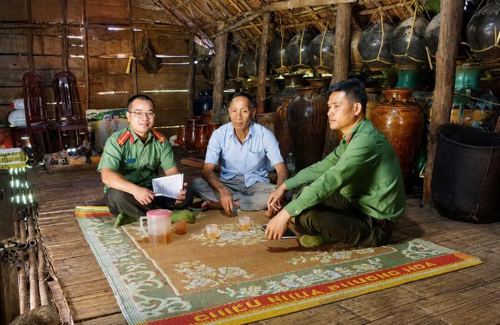 Công an cấp xã ở Lâm Đồng gần dân, bám chắc địa bàn.