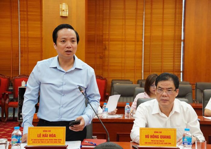 Phó Bí thư Tỉnh ủy, Chủ tịch UBND tỉnh Lê Hải Hòa phát biểu tại buổi làm việc.