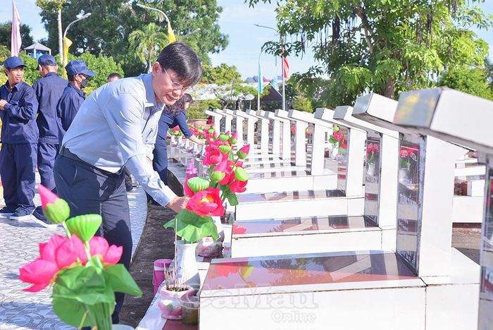 Những nén hương tri ân gửi gắm niềm tin sớm tìm lại thông tin đầy đủ cho các liệt sĩ đã anh dũng hy sinh vì Tổ quốc.