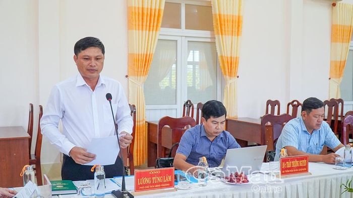 Ông Lương Tùng Lâm, Phó Chủ tịch UBND phường An Xuyên, báo cáo tình hình triển khai công tác tổ chức thi hành pháp luật trên địa bàn.