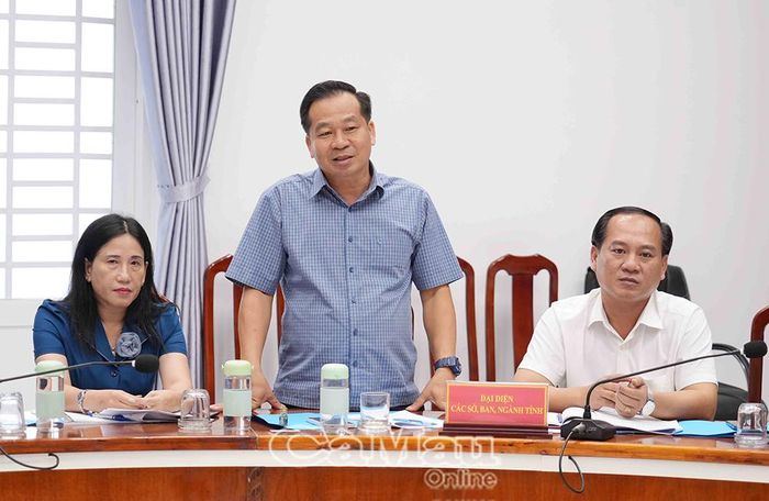  Phó Giám đốc Sở Công Thương Dương Vũ Nam đề xuất gắn hoạt động Hội chợ trưng bày, giới thiệu các sản phẩm OCOP với Tuần lễ mua sắm, tự hào hàng Việt để kích cầu cho các sản phẩm nội địa.
