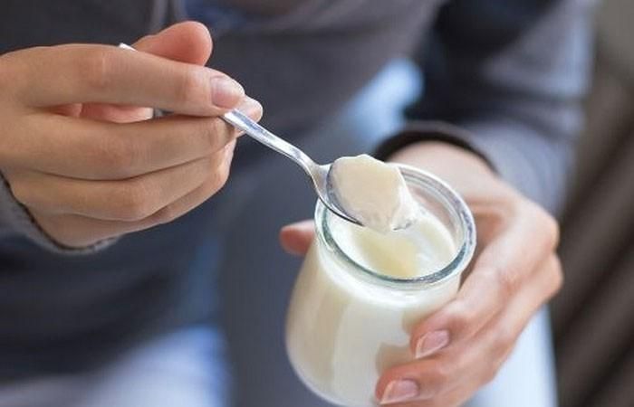 Những người ăn sữa chua hai lần một tuần có sức khỏe đường ruột được cải thiện. Ảnh minh họa