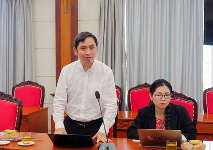 Đại diện Hội Xuất bản Việt Nam tại TPHCM Lâm Quang Hiếu phát biểu 