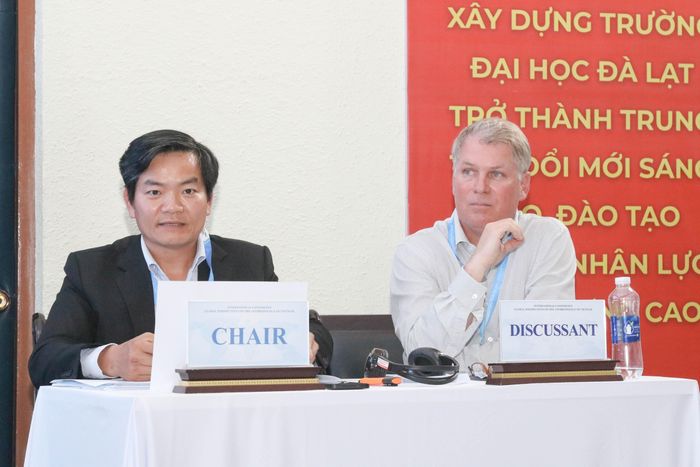 Các chuyên gia chủ trì phiên thảo luận - Ảnh: Tuấn Vũ