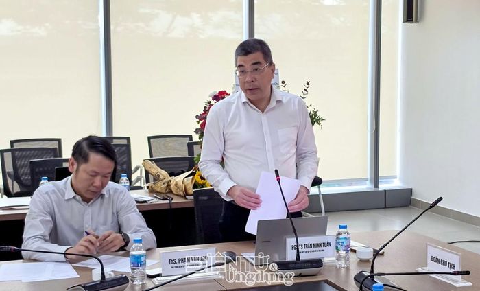 PGS.TS Trần Minh Tuấn, Tổng Biên tập Tạp chí Điện tử và Ứng dụng nhấn mạnh người làm báo cần chủ động thích ứng với các công nghệ truyền thông hiện đại
