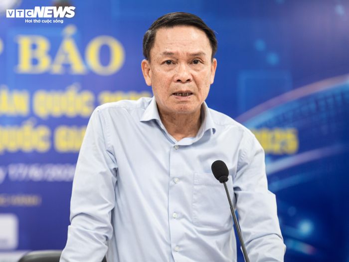 Phó Chủ tịch Thường trực Hội Nhà báo Việt Nam Nguyễn Đức Lợi chủ trì họp báo giới thiệu các hoạt động trọng tâm của giới báo chí trong dịp kỷ niệm 101 năm Ngày Báo chí Cách mạng Việt Nam. (Ảnh: Viên Minh)
