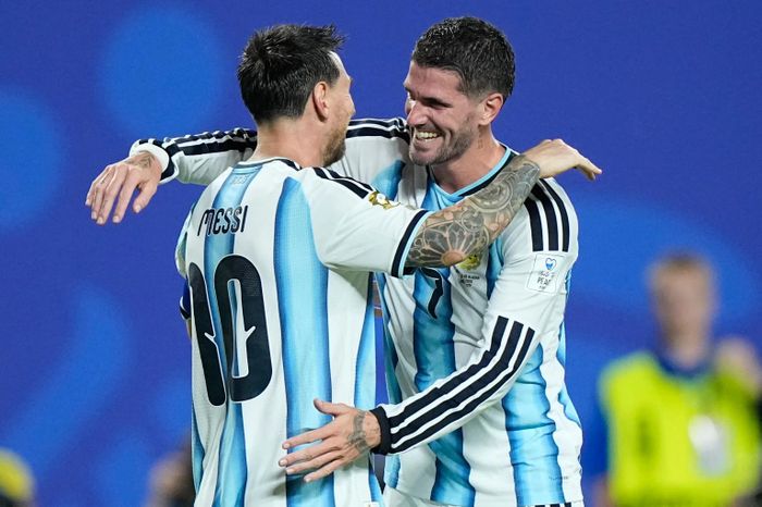 Messi sẽ bước sang tuổi 39 vào tuần tới. Trước World Cup 2026, anh gặp chấn thương ởgân kheo trong màu áo Inter Miami, khiến quá trình chuẩn bị bị ảnh hưởng phần nào.