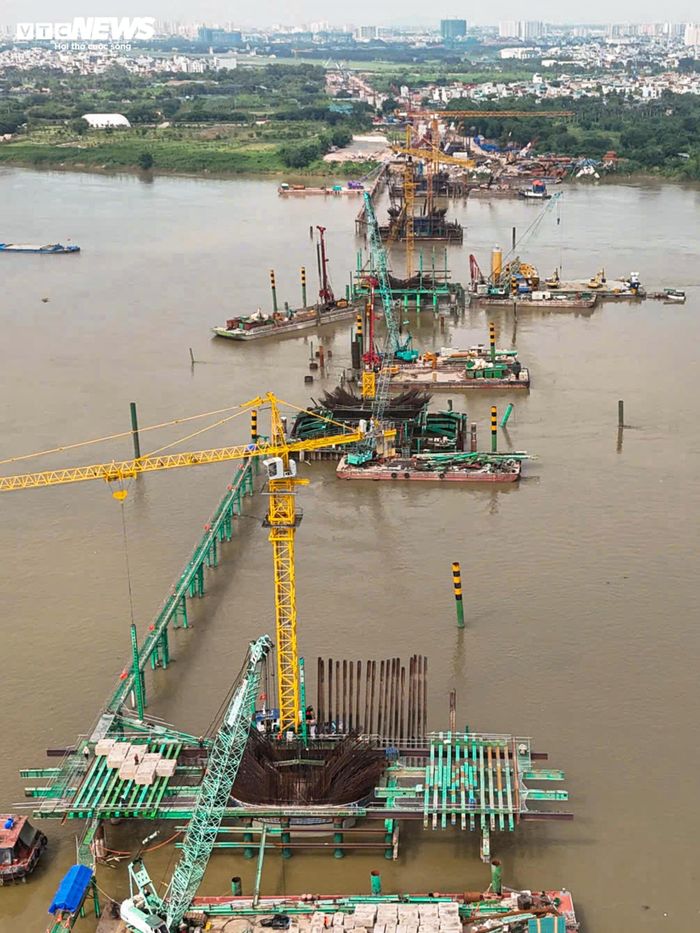 Dự án có điểm đầu tại khu vực ngã năm giao giữa các tuyến phố Trần Hưng Đạo, Trần Thánh Tông và Lê Thánh Tông. Điểm cuối kết nối với phố Nguyễn Sơn thuộc địa bàn phường Long Biên và phường Bồ Đề.