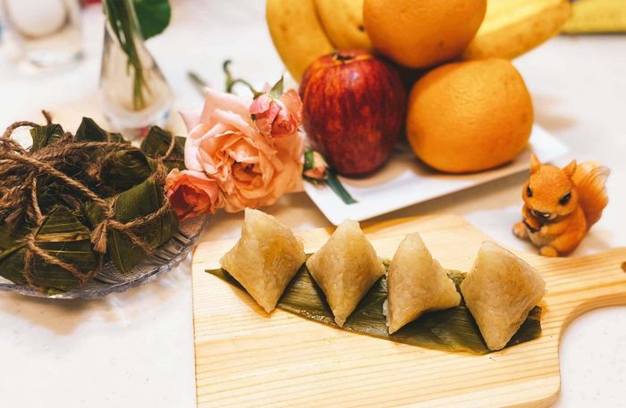 Bánh ú tro là món ăn Tết Đoan ngọ đặc trưng ở miền Nam. (Ảnh: Xuan Kieu)