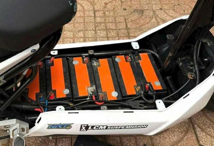 Theo Cục CSGT, hành vi độ chế xe điện không chỉ vi phạm quy định của pháp luật mà còn đe dọa trực tiếp đến tính mạng, sức khỏe của người điều khiển và những người tham gia giao thông khác. (Ảnh: Cục CSGT)