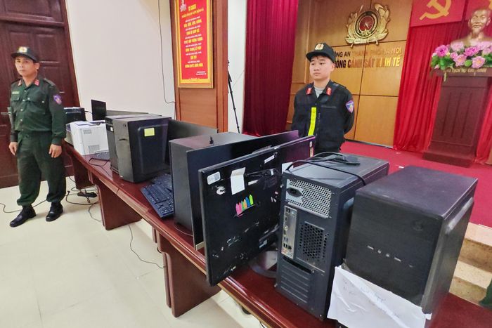 Theo cơ quan điều tra, hành vi phạm tội có sự câu kết giữa nhiều đối tượng, phân công vai trò cụ thể, từ người chỉ đạo, người gọi điện lôi kéo khách đến người trực tiếp tiếp xúc, lừa gạt khách hàng. Các đối tượng hoạt động có kế hoạch, thống nhất mục đích chiếm đoạt tài sản. Thực tế, các công ty này không thực hiện việc chuyển nhượng, cho thuê kỳ nghỉ cho bất kỳ khách hàng nào.
