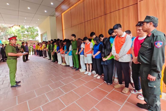 Số tiền thu được chúng dùng để trả lương, thưởng cho nhân viên và phục vụ chi tiêu cá nhân.