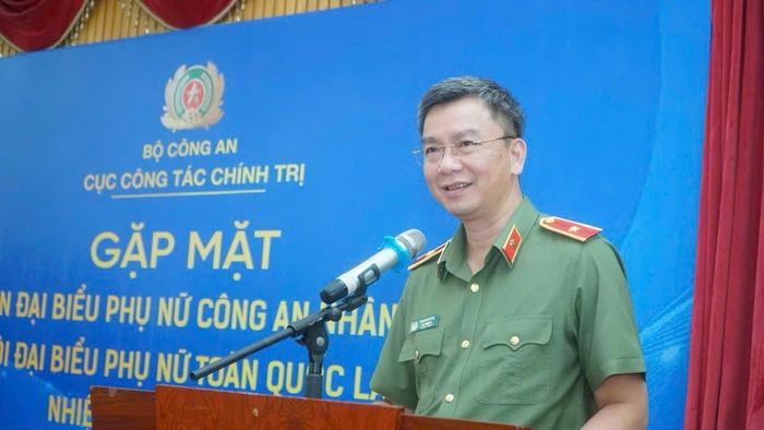 Thiếu tướng Phạm Kim Đĩnh, Ủy viên Đảng ủy Công an Trung ương, Cục trưởng Cục Công tác chính trị, Bộ Công an phát biểu tại buổi gặp mặt. Ảnh: X03