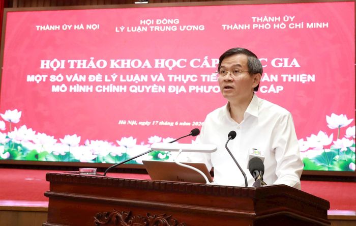 PGS.TS Đoàn Minh Huấn, Ủy viên Bộ Chính trị, Giám đốc Học viện Chính trị quốc gia Hồ Chí Minh, Phó Chủ tịch Thường trực Hội đồng Lý luận Trung ương phát biểu kết luận hội thảo. Ảnh: Thanh Hải