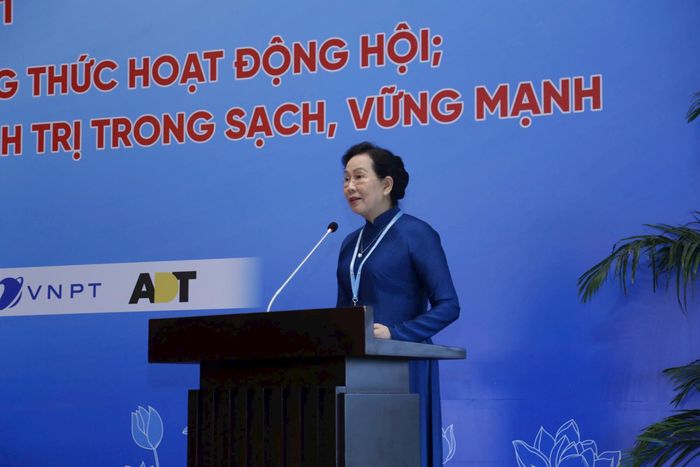 Ủy viên Trung ương Đảng, Phó Chủ tịch Ủy ban Trung ương Mặt trận Tổ quốc Việt Nam, Chủ tịch Hội Liên hiệp Phụ nữ Việt Nam Lê Thị Thủy phát biểu. Ảnh: Minh Trang