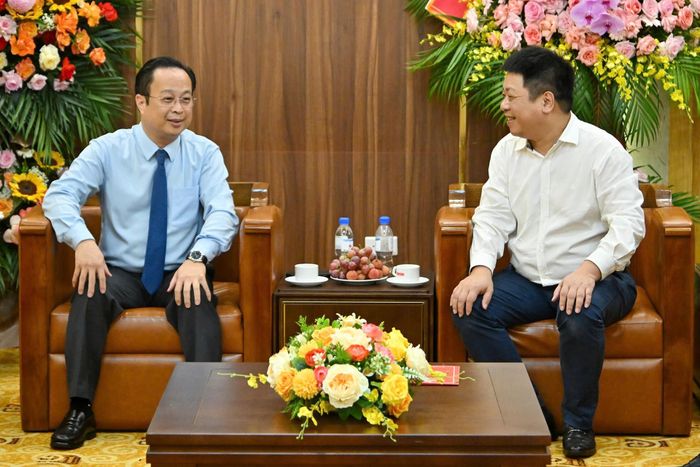 Hoạt động chỉ đạo, điều hành của thành phố luôn được Báo Nhân Dân phản ánh kịp thời, khách quan và toàn diện. Ảnh: Việt Hà