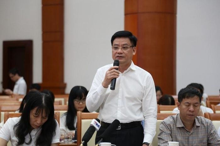 Ông Hoàng Văn Thu, Phó Chủ tịch Ủy ban Chứng khoán Nhà nước tại họp báo. Ảnh: PV