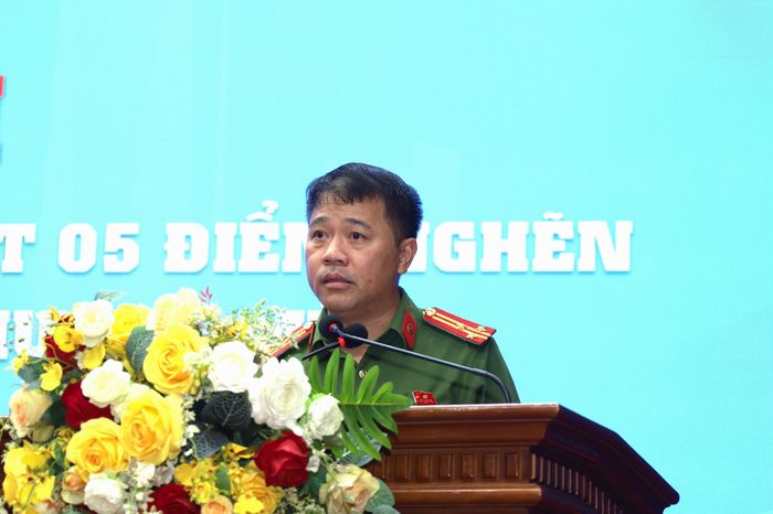 Thượng tá Nguyễn Thành Trung, Trưởng Công an phường Chương Mỹ đề xuất xử lý nghiêm các hành vi vi phạm theo phương châm không có vùng cấm, không có trường hợp ngoại lệ. Ảnh: Kim Nhuệ