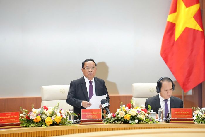 Bộ trưởng Bộ Tư pháp Lào Khamphan Phommathat phát biểu tại hội nghị. Ảnh: Bộ Tư pháp