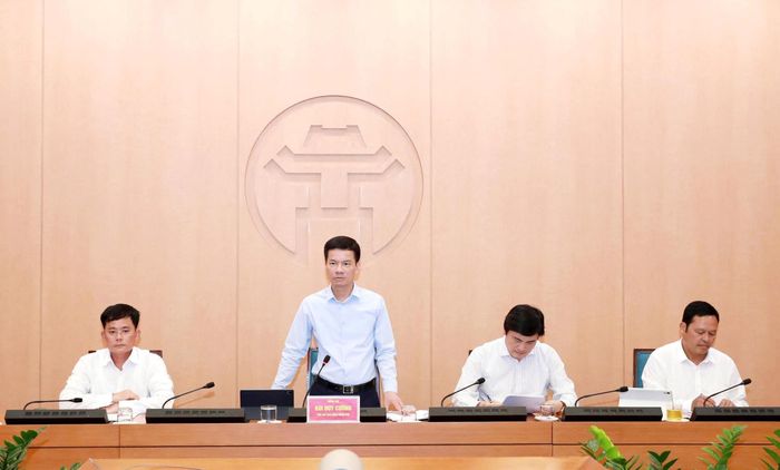 Phó Chủ tịch UBND thành phố Hà Nội Bùi Duy Cường phát biểu chỉ đạo. Ảnh: Tùng Nguyễn.