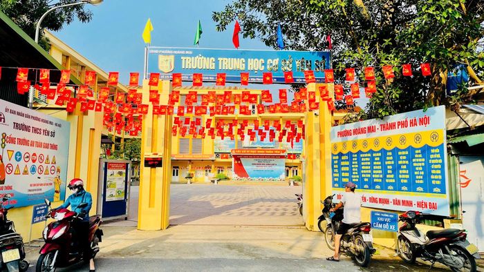 Trường THCS Yên Sở chủ động các phương án hỗ trợ cho phụ huynh đăng ký tuyển sinh trực tuyến vào lớp 6. Ảnh: YS.