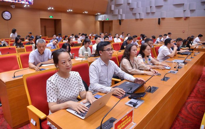 Các phóng viên, biên tập viên các cơ quan báo chí tham dự gặp mặt. Ảnh: Viết Thành